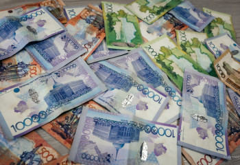 Казахстанец с долгом 300 млн тенге рассказал свою историю