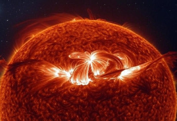 Астрофизики раскрыли секрет 50-летней загадки солнечных вспышек