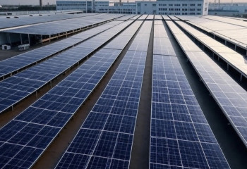 China says solar sector needs to curb overcapacity