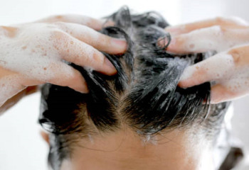 Шашты күнде жуу зиян ба?