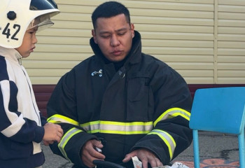 Ұлытауда құтқарушылар бүлдіршіндерге шеберлік сабағын өткізді