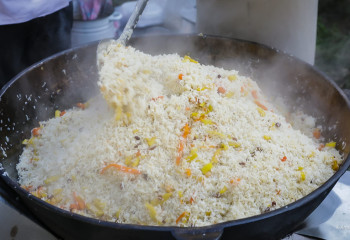 Что выгоднее казахстанцам: готовить дома или заказывать доставку еды?