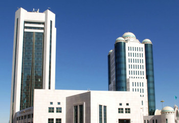 Казахстан возвращается к идее однопалатного парламента: эксперт о рисках и перспективах