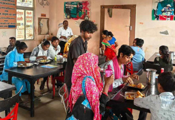 Үндістандағы ерекше кафе: пластик өткізгендерге тегін түскі ас беріледі