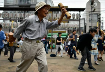 Japan sets record of nearly 100,000 people aged over 100