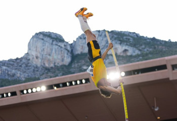 Прыжок века: Дюплантис установил рекорд планеты