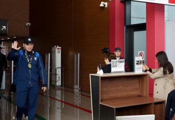 Казахстанских боксеров торжественно встретили в Астане после триумфа на ЧМ в Ливерпуле