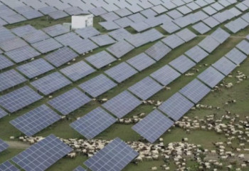 Қытай үлкен қаланың аумағына шамалас күн электр станциясын салып жатыр