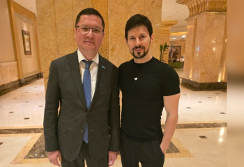 Казахстанский дипломат встретился с Павлом Дуровым