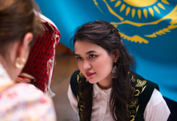 Сымбат Серикова из Бундестага: как казахстанка строит карьеру в парламенте Германии