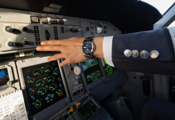 Диспетчер ұйықтап қалған: ұшақ әуежайға қона алмай, 20 минут бойы айналып жүрген