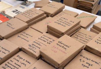 Сыйлықтар, жеңілдіктер және қызықты кездесулер: KitapFest 2025 Арбатта қалай таңғалдырды