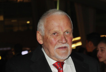 Хоккей: әлемдегі үздік қақпашылардың бірі өмірден өтті