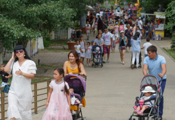 Инклюзивті қоғам құру: Қазақстан қай тәжірибеге арқап сүйеп отыр