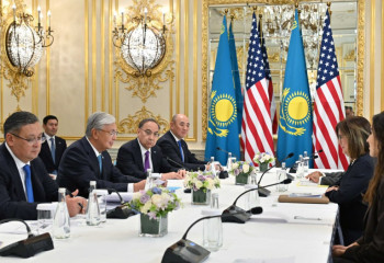 Глава государства принял президента и главного исполнительного директора Торговой палаты США Сюзанн Кларк