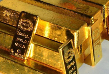 Gold prices hit new records