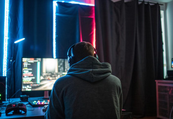 Игры или скроллинг ленты: что полезнее для мозга?