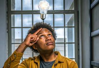 Когда память стирает неприятности: как люди переживают забытые годы