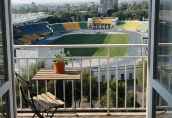 «Қайрат» пен «Реал» матчын пәтердегі балконнан тамашалау 120 мың теңгеден басталады