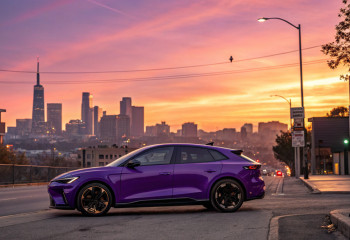 Новая технология спасает пассажиров от пожара в электромобиле