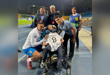 Мбаппе исполнил мечту маленького фаната из Казахстана