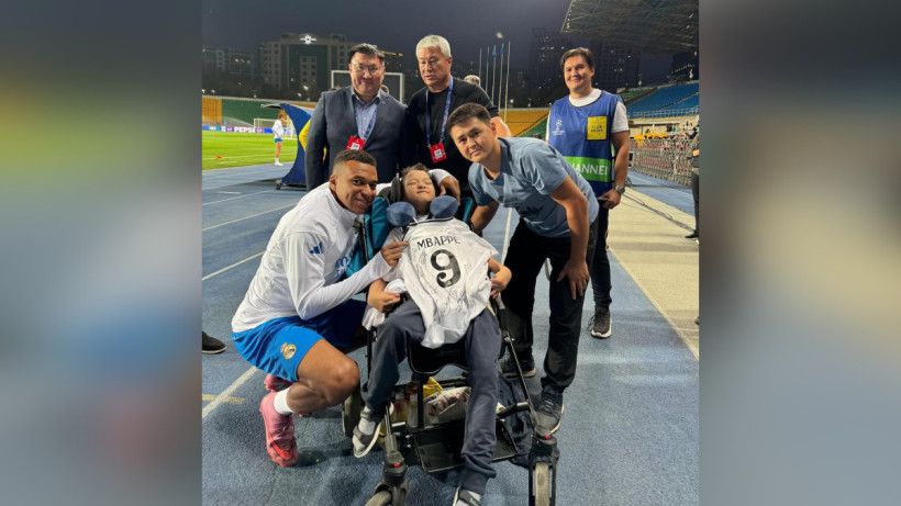  © instagram/sanzhar_footbalist 