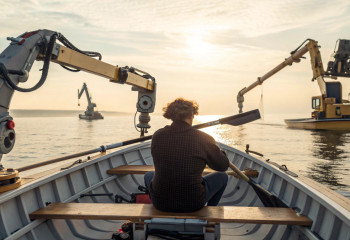 Инженер научил роборуки грести вместо себя