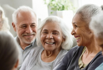 Международный день пожилых людей: соцподдержка, история праздника и путь к долголетию