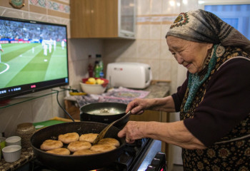 «Пусть «Кайрат» выиграет: казахстанки по-своему готовятся к историческому матчу