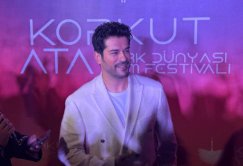 Танымал түрік актері Бурак Озчивит Ақтауға келді