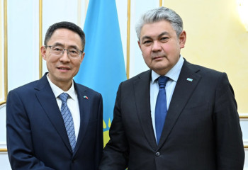 Kazakhstan’s FM receives Ambassador of China