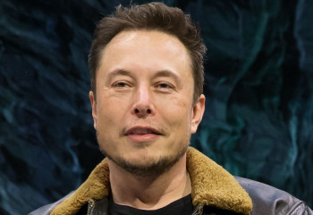 500 млрд доллар: Илон Маск байлық жағынан тағы рекорд орнатты