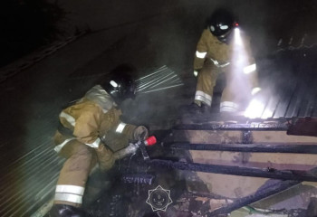 Таразда құтқарушылар өрт кезінде 4 адамды эвакуациялады