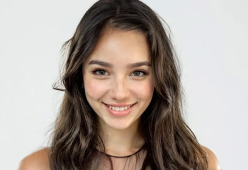 Голливудта алғашқы ЖИ актриса пайда болды