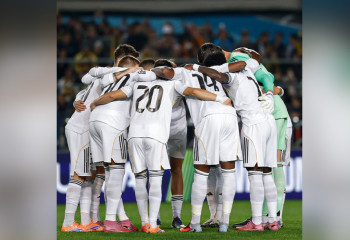 Игрок «Реала» подарил футболку фанатке из Казахстана после матча с «Кайратом»