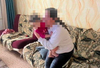 ТЖМ құтқарушылары пәтерде қамалған балаларды босатты