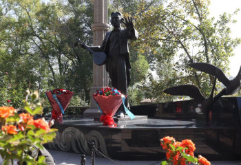 Жамбылда Нұрғиса Тілендиевтің 100 жылдығы кең көлемде аталып өтті