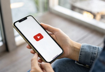 YouTube trying out a new look on mobile, and users respond just as expected