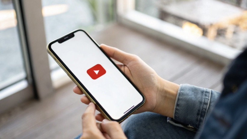  El.kz / Recraft/ Dinmukhamed Beissembayev 