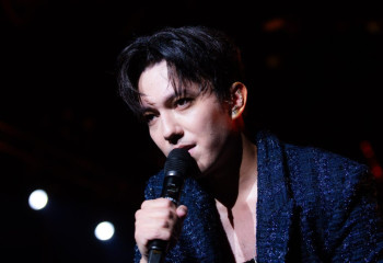 Dimash Qudaibergen Performs a Solo Concert on New York’s Iconic Stage