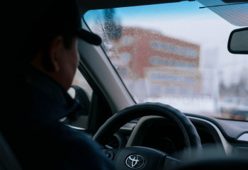 Стоит ли прогревать авто осенью в плюсовую погоду?