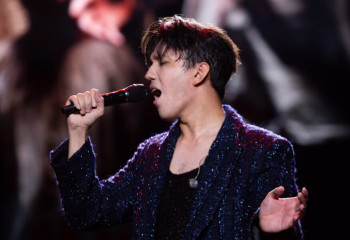 Димаш Құдайберген Нью-Йорктегі концерті жайлы деректі фильм түсіріп жатыр