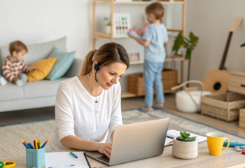 Карьера или семья: как современные женщины учатся совмещать самореализацию и материнство