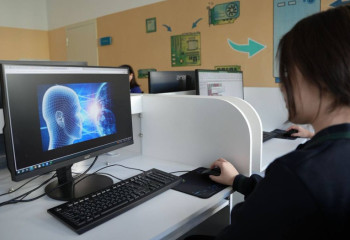 AI тақырыптары Келешек мектептерінің оқу бағдарламасына енгізілді