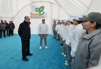 Президент поблагодарил участников Jasyl El за труд на благо страны