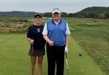 Дональд Трамп Скриптониттің әнімен гольф ойнады