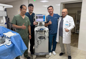 Қазақстандық хирургтар өзбекстандық науқастарға 17 күрделі ота жасады