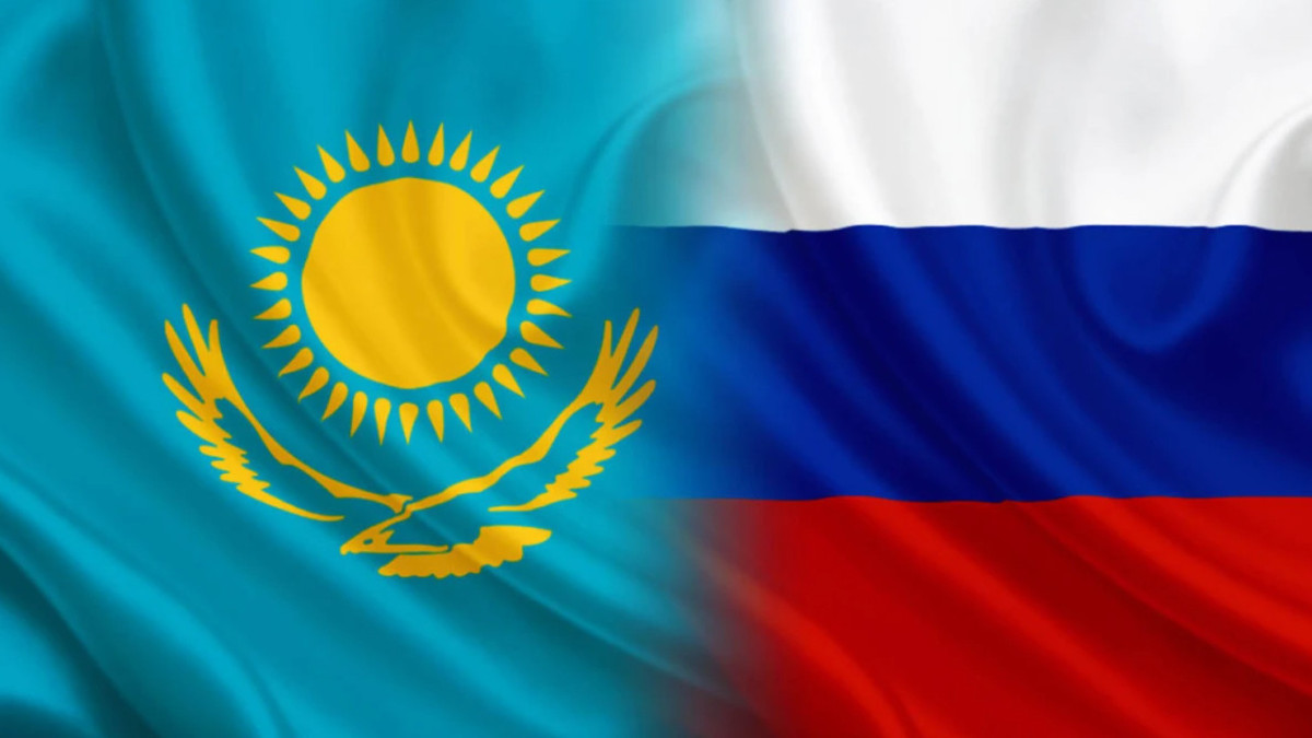  Коллаж El.kz 
