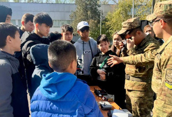 Жасөспірімдер әскери саланы таңдай ма