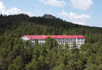 Горы, озёра, минеральные источники: как Казахстан привлекает иностранных пациентов